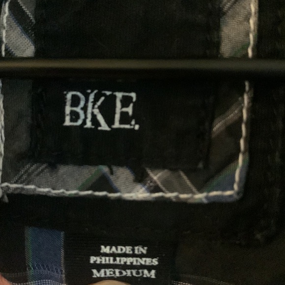 BKE black blue and grey plaid snap closure button down size medium - Picture 7 of 9